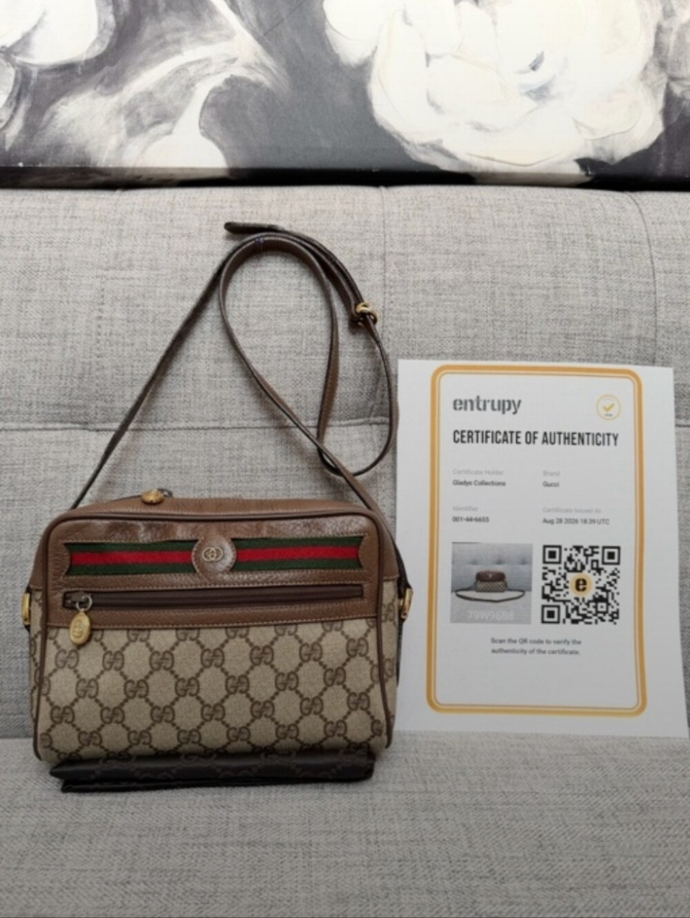 Gucci Brown GG Supreme Canvas Crossbody , With Brown Oreginal Dust Bag . - Picture 3 of 15